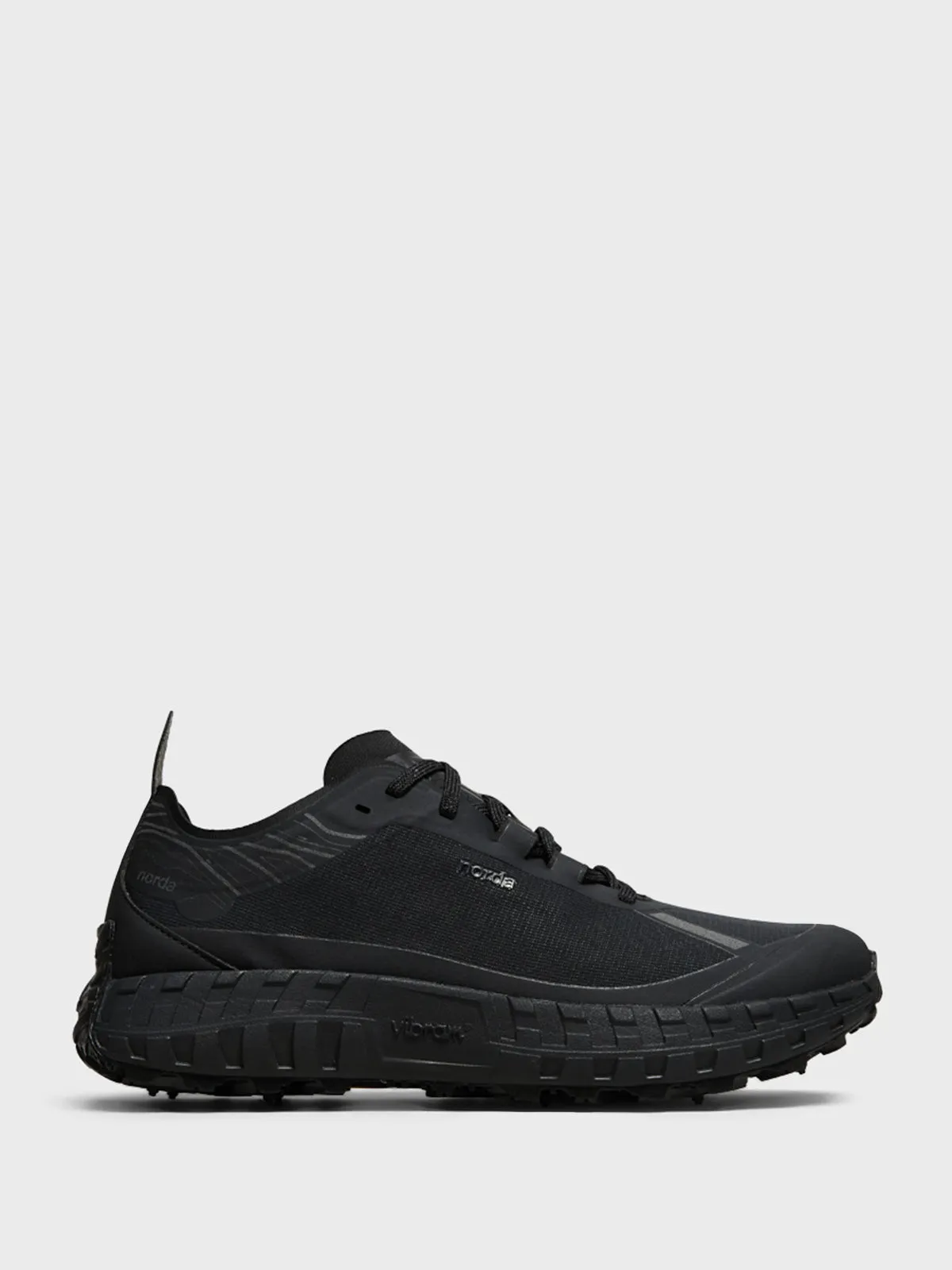 001 Sneakers in Stealth Black