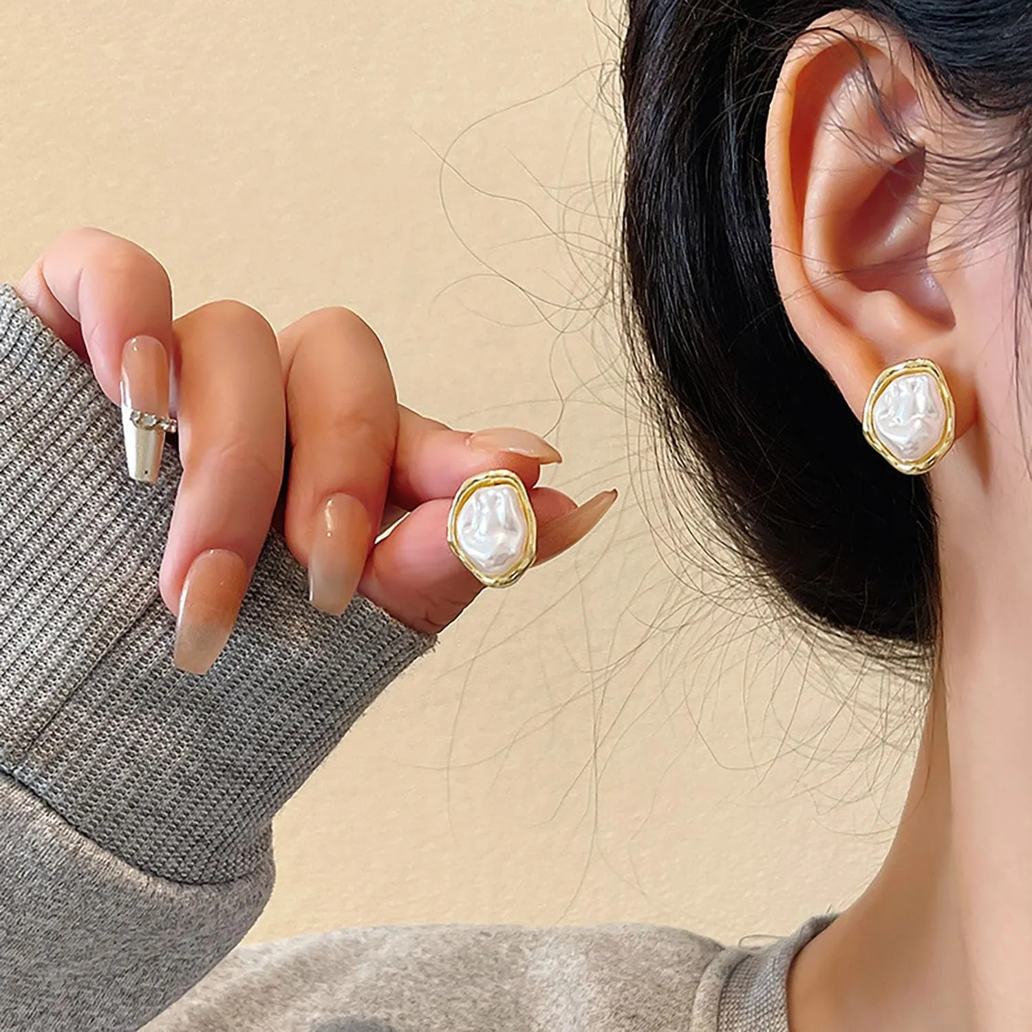 Baroque Pearl Stud Earrings For Women 14k Gold Plated Irregular Pearl Earrings Chunky Big Pearl Earrings Vintage Pearl Statement Earrings Jewelry Gift For Women