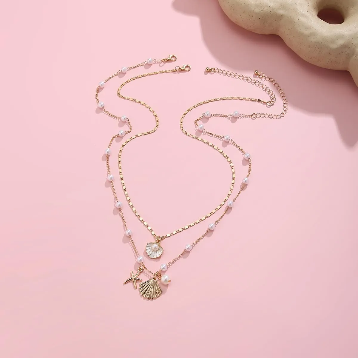 COLORFUL BLING Bohemian Puka Shell Necklace Layered Sequins Starfish Conch Seashell Choker Necklaces for Women Summer Beach Holiday Beach Surfer Jewelry