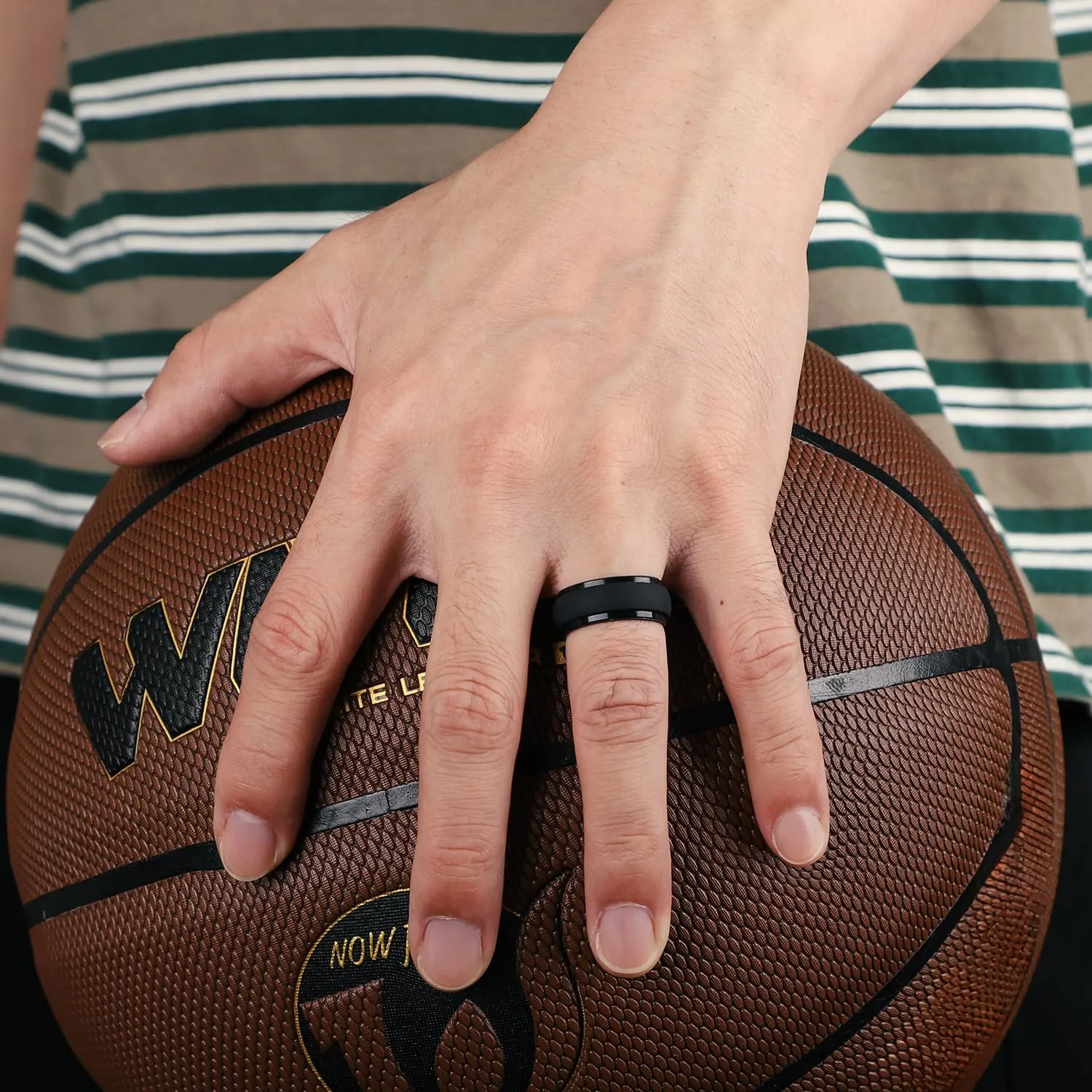 Egnaro Men's Silicone Wedding Rings: Classic Black Style Rubber ring - Hypoallergenic for Gym/Outdoor/Gift(1/4/7 Variety Pack with Half Size)