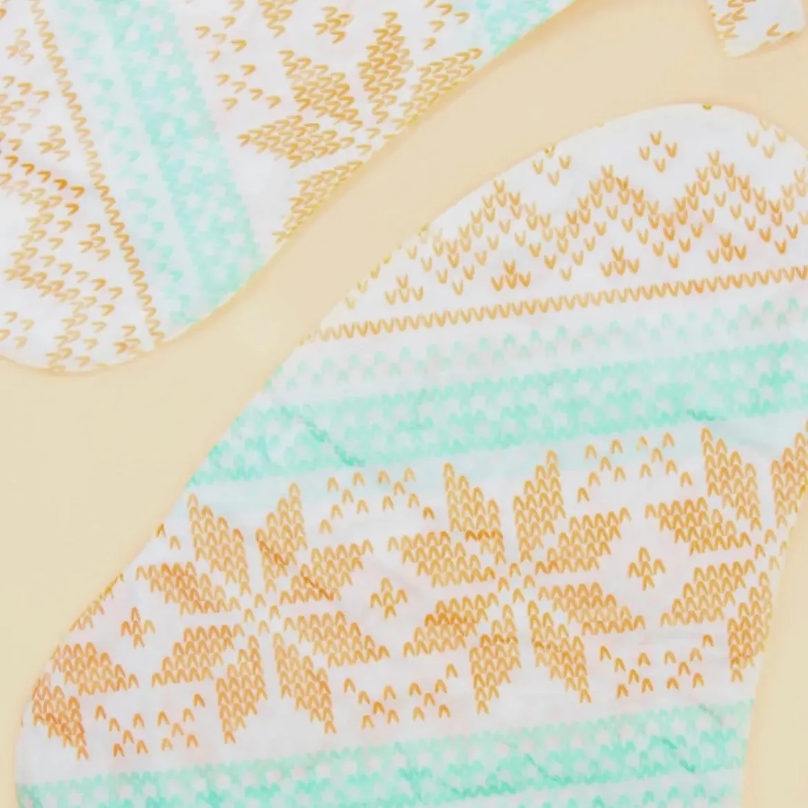 Holiday Cozy Socks Smoothing Foot Mask