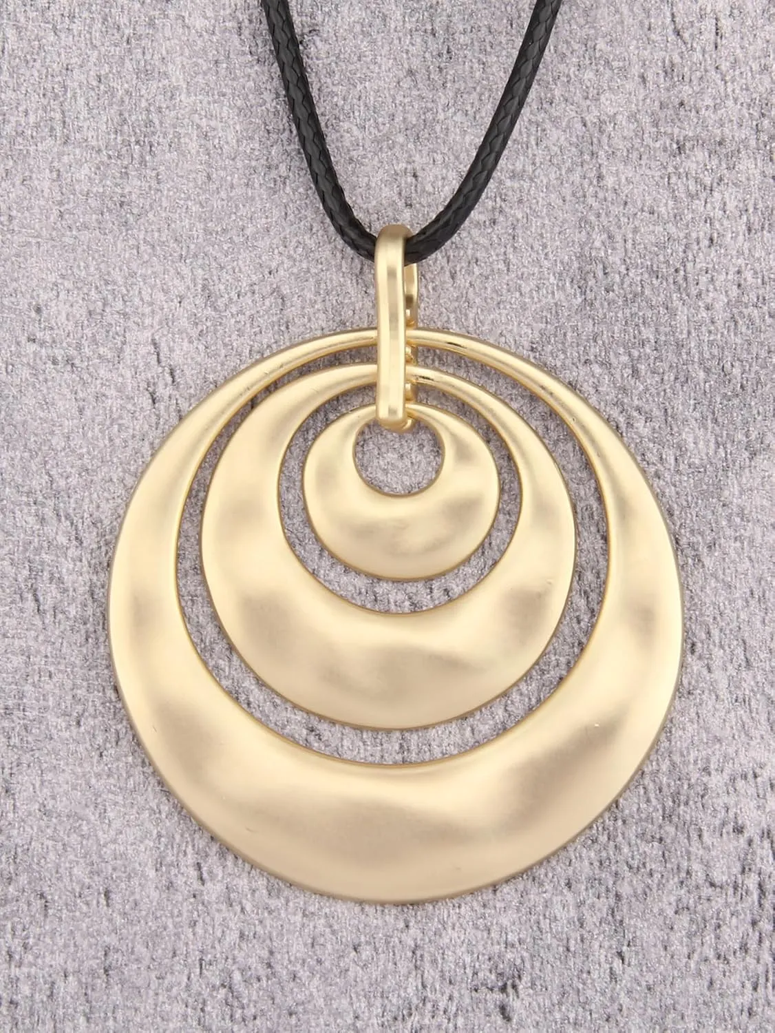 JAOYU Bohemian Necklaces for Women Leather Necklace Wood Pendant Choker Long Brown Necklace Chunky Circle Boho Hippie Jewelry