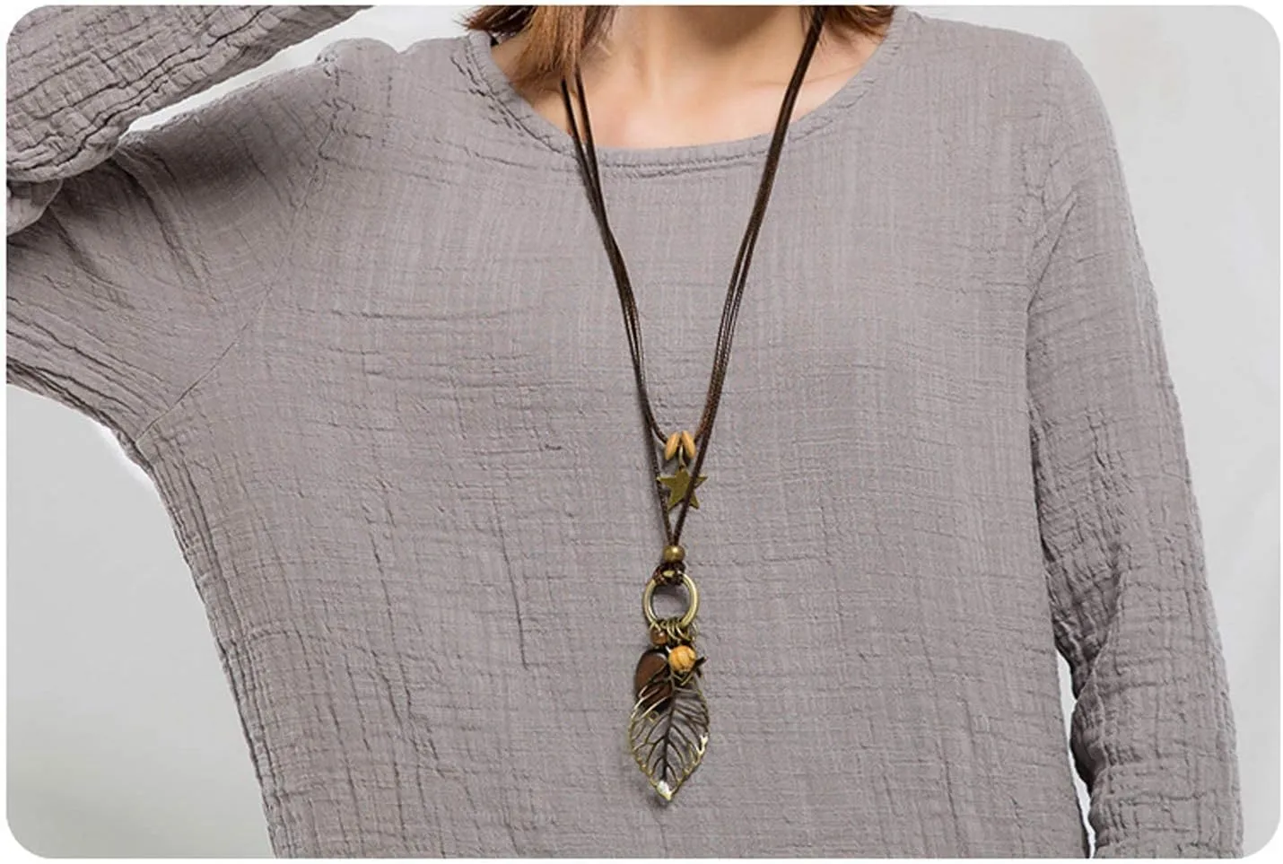 Les umes Vintage Necklace Wooden Pendant Long Necklaces for Women Boho Ethnic Style Handmade Jewelry