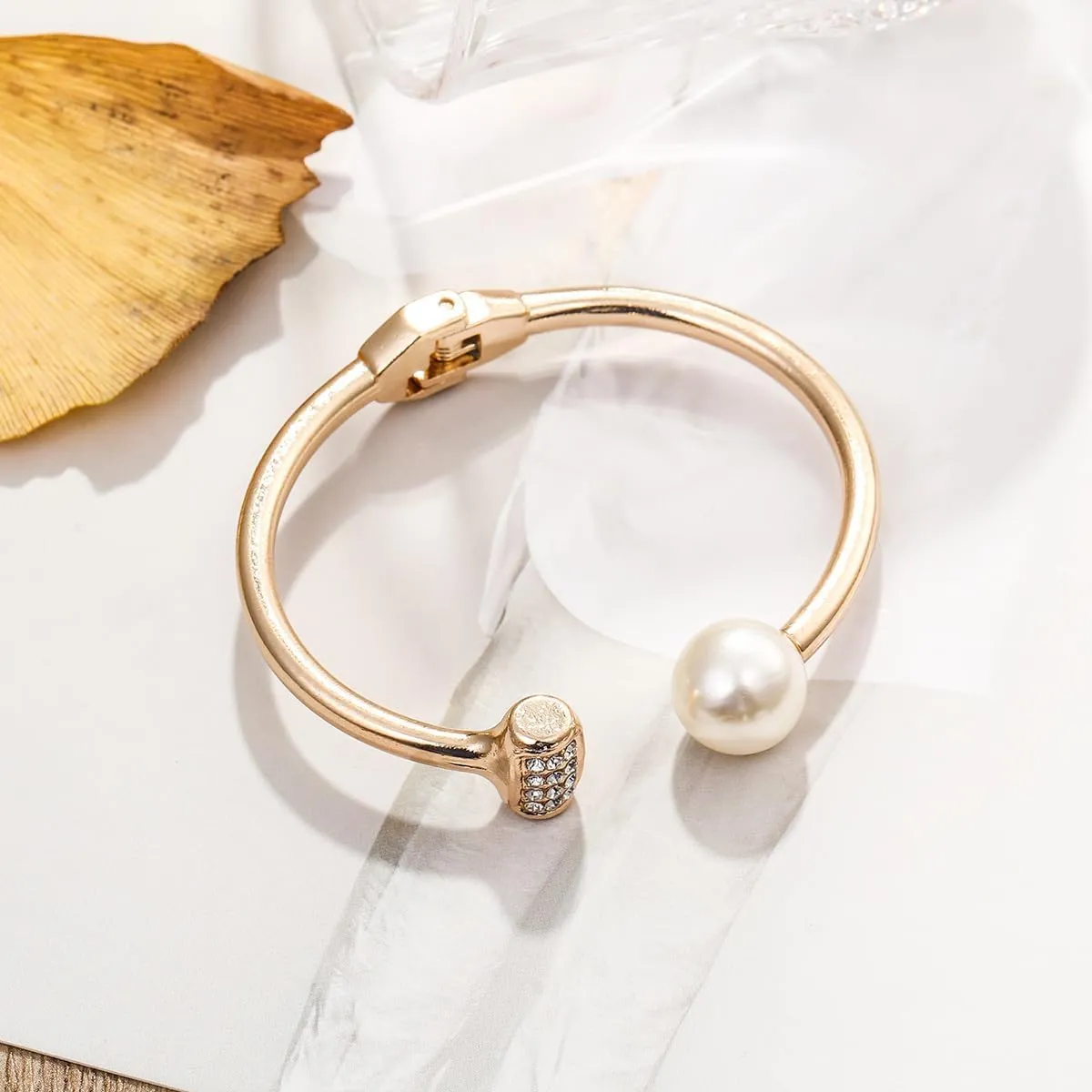 Pearl Bracelet for Women Dainty Gold Bangles Bracelet Prom Jewelry Rhinestone Bracelet Crystal Bracelet Wedding Jewelry for Brides Bridesmaid Gifts