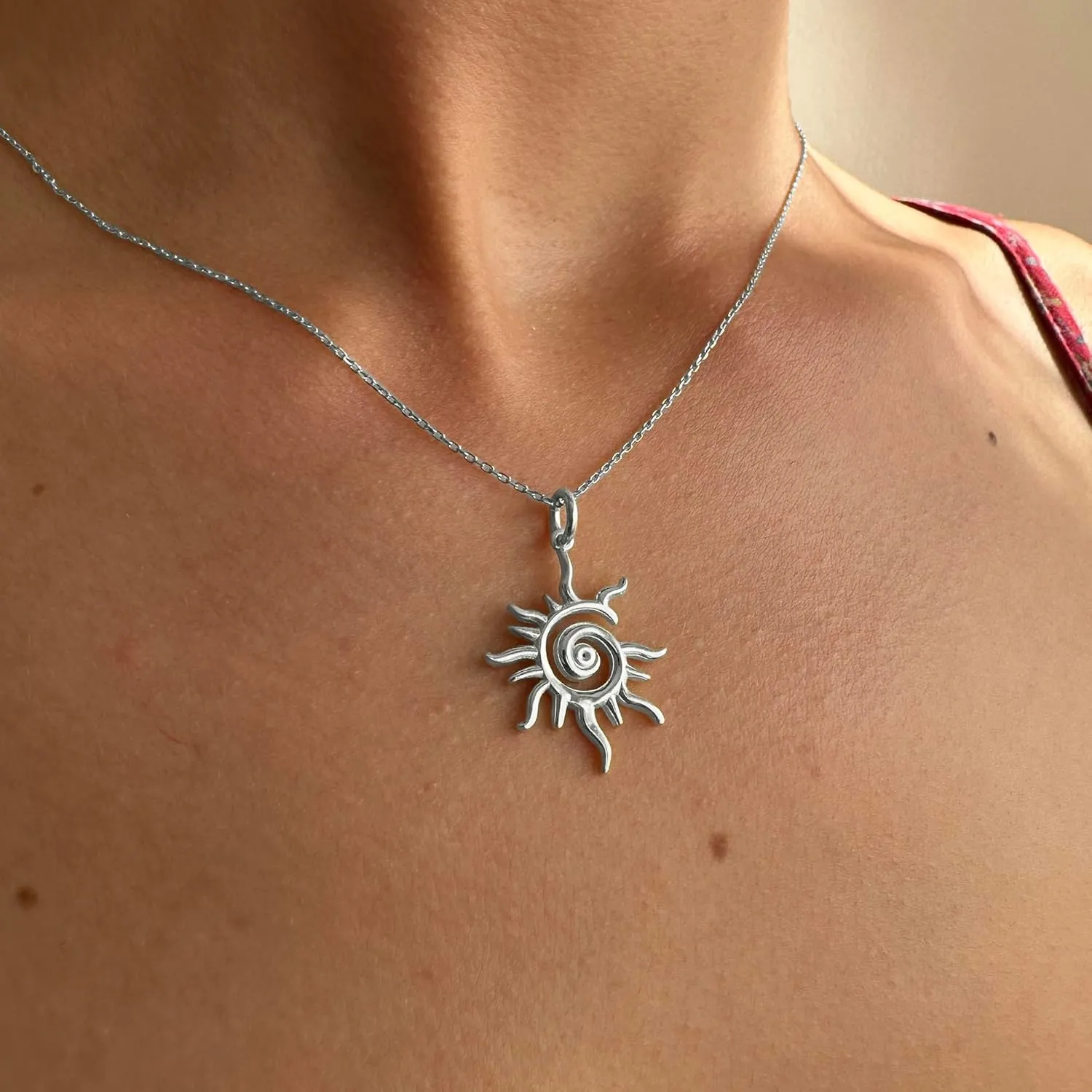 SLOONG Gold Charm Necklace for Women, 14K Gold Plated Sun Necklac Spiral Design Pendant Necklace, Elegant Sun Necklaces Jewelry Gift for Her