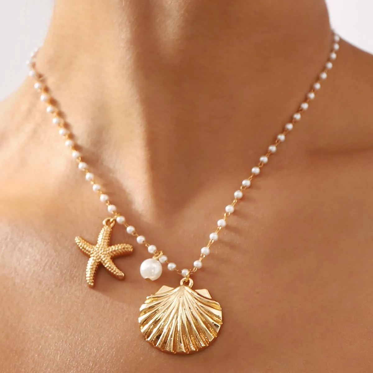 Starfish Necklace Gold Beach Jewelry for Women Pearl Seashell Necklace Cowrie Shell Beach Necklaces Ocean Summer Starfish Jewelry