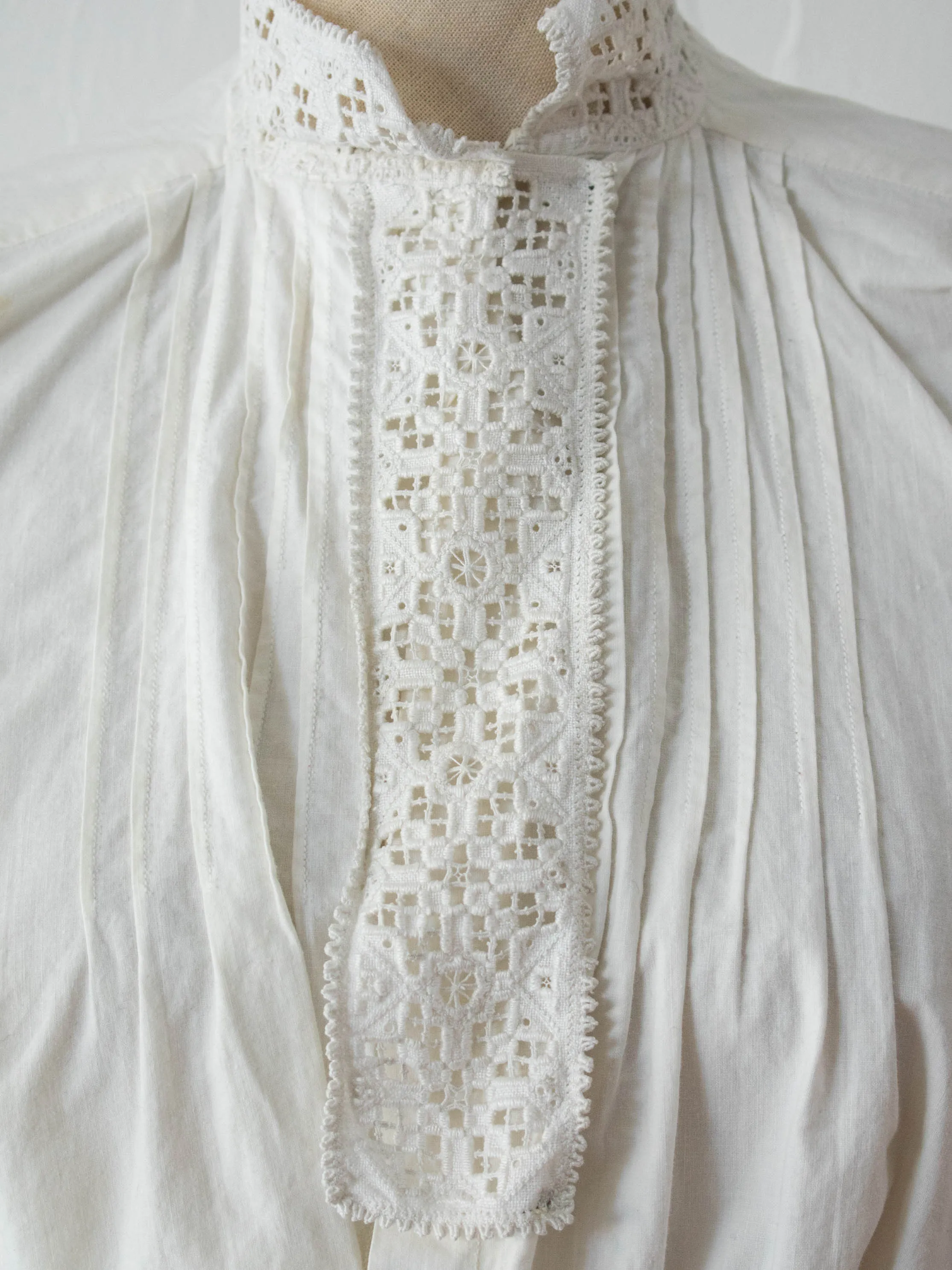 Vintage Victorian White Cotton Blouse with Crochet Detail S/M