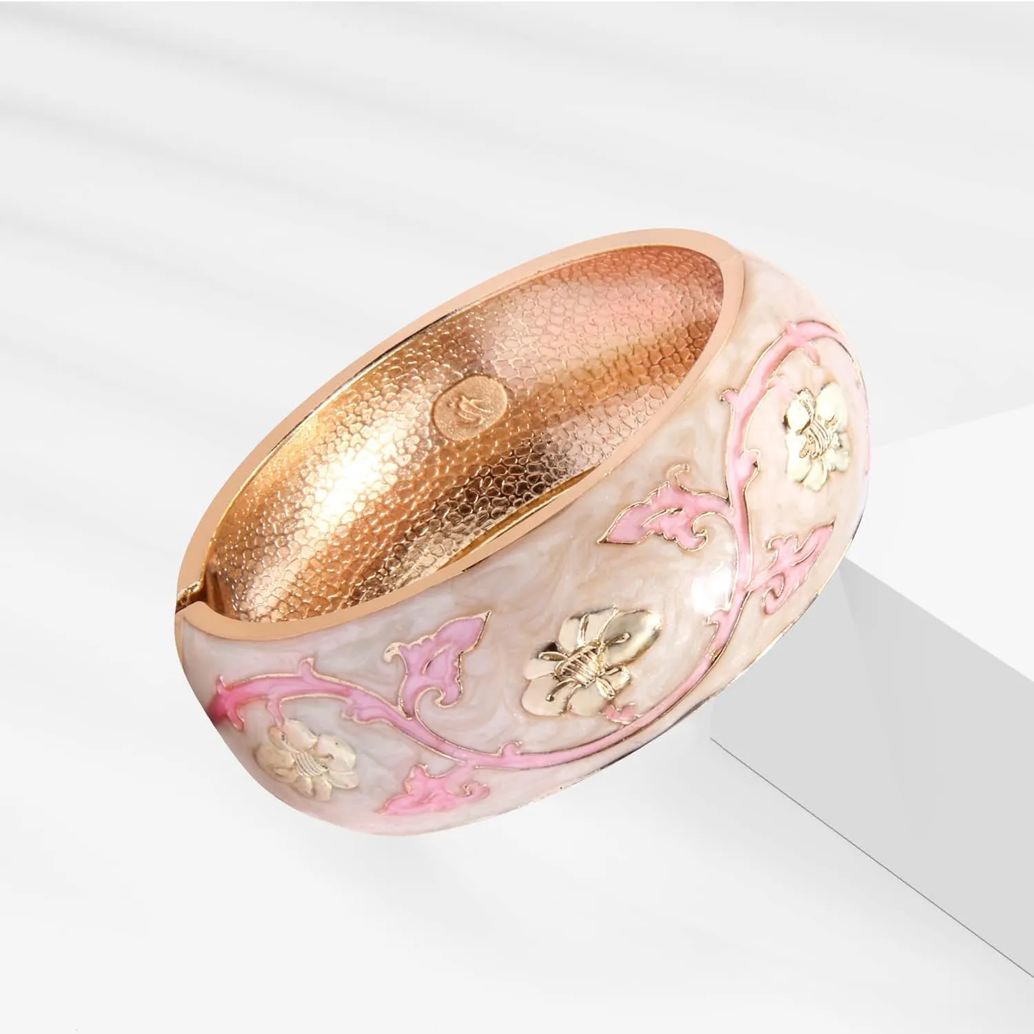 wynameleri Modern Cloisonne Bracelet Geometric Enamel Cuff Bangles Gold Hinged Bracelet Jewelry for Women Gift Box 184136