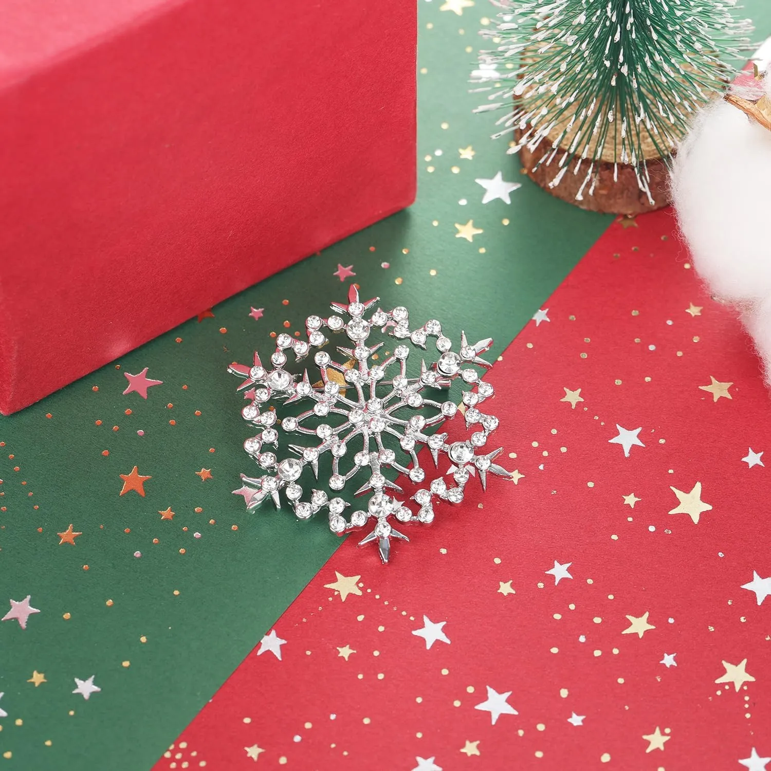 XGALBLA Fashion Clear Austrian Crystal Winter Snowflake Brooch Pins for Women Christmas Costume Jewelry